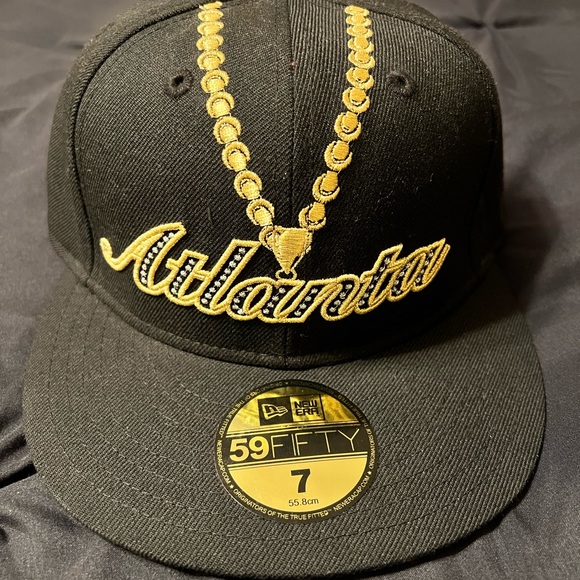 New Era 59Fifty Hat Mens MLB Atlanta Braves Black Gold Chain Fitted Cap - Picture 1 of 4